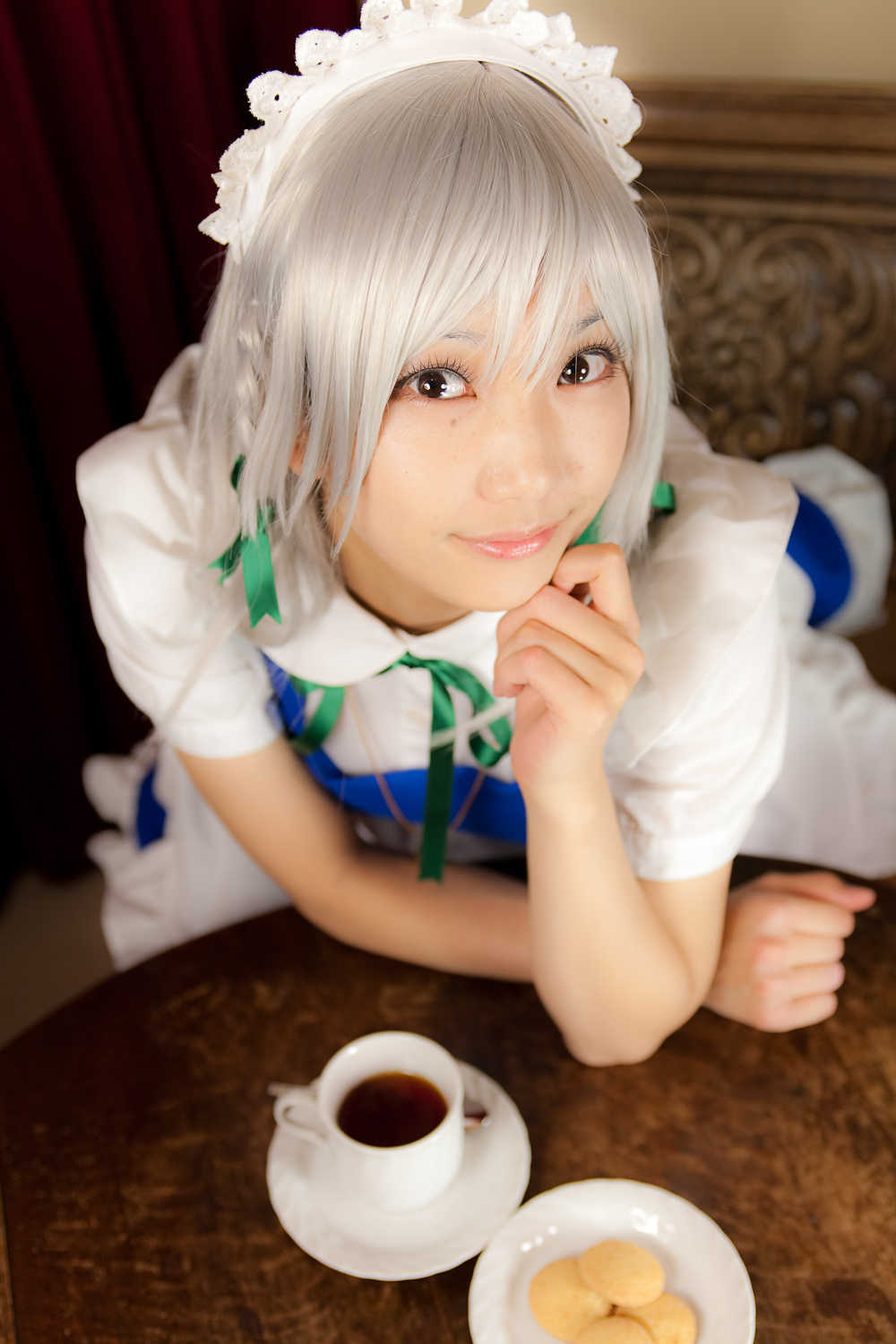 cosplay美女套图 c77 Sakuya Izayoi　白丝假发扮相(1)